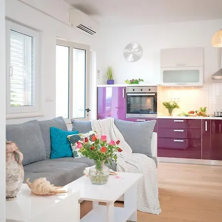 Seaview Apt. With Private Terrace Apartment